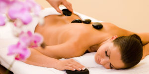 HOT STONE MASSAGE: il massaggio pietre